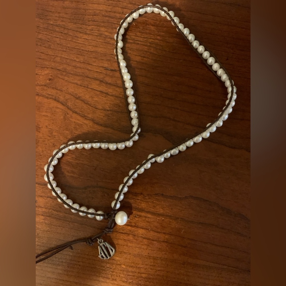 Fresh water Pearl and leather necklace